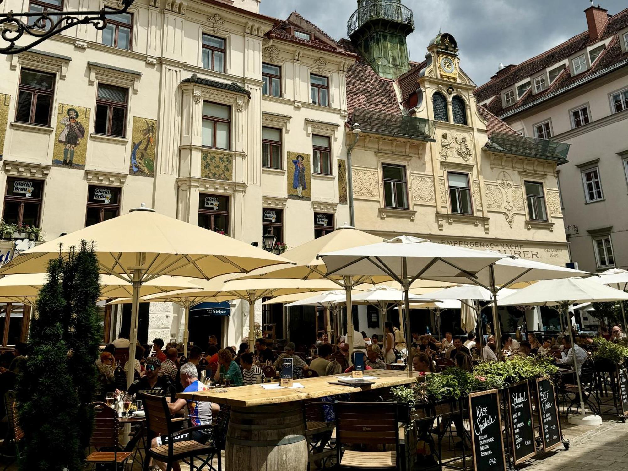 Boho Design Studio - Historic City Center With Free Parking & Aircon By Hero Homes Graz Exterior foto