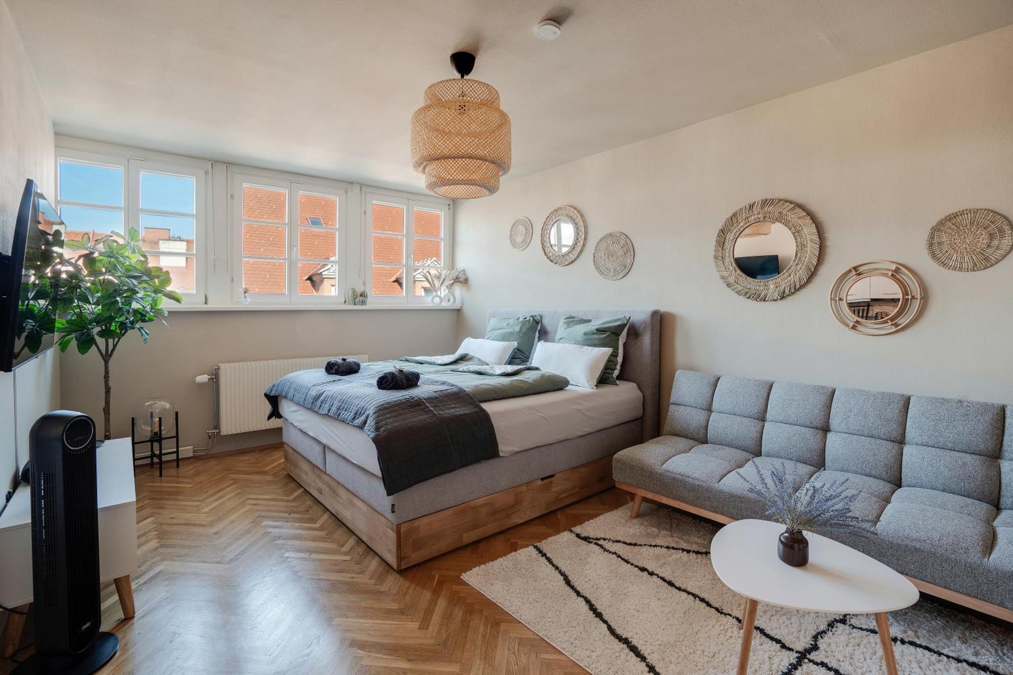 Boho Design Studio - Historic City Center With Free Parking & Aircon By Hero Homes Graz Exterior foto