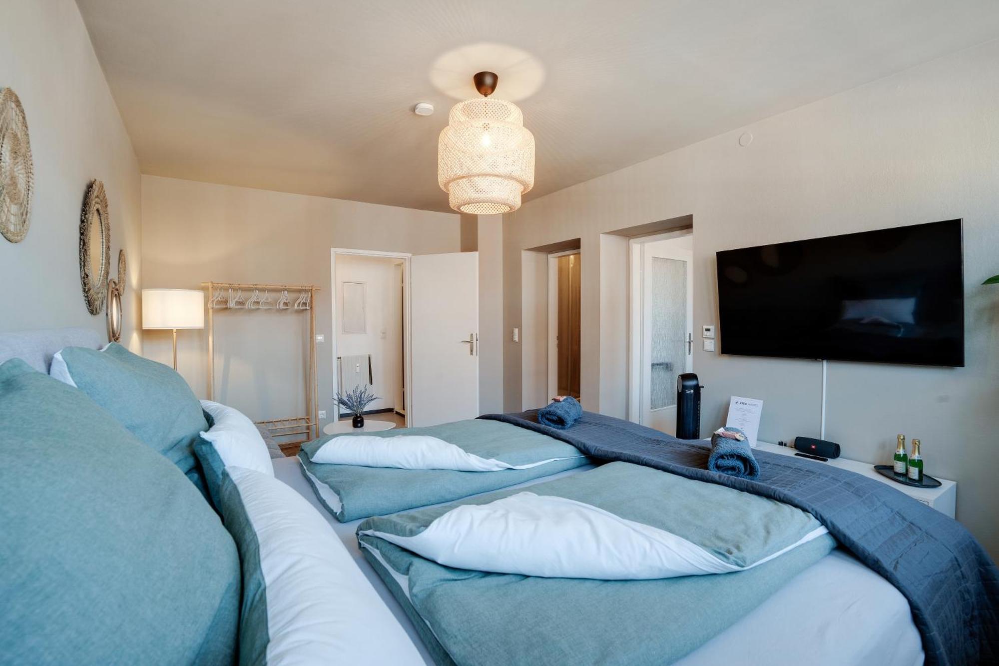 Boho Design Studio - Historic City Center With Free Parking & Aircon By Hero Homes Graz Exterior foto