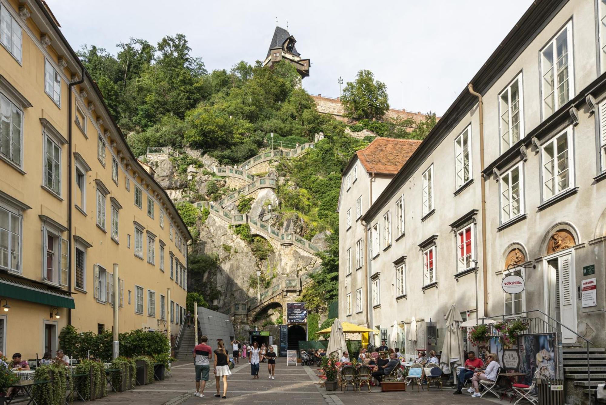 Boho Design Studio - Historic City Center With Free Parking & Aircon By Hero Homes Graz Exterior foto