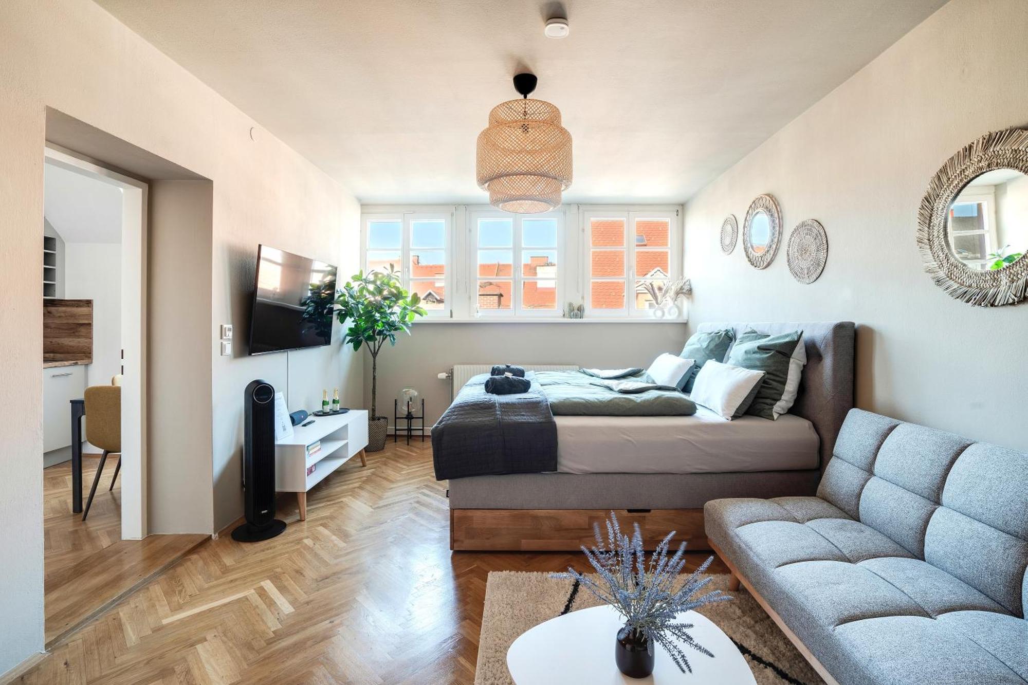 Boho Design Studio - Historic City Center With Free Parking & Aircon By Hero Homes Graz Exterior foto
